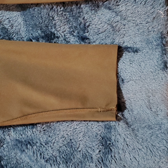 Lululemon army green size 2 pants - Picture 3 of 6